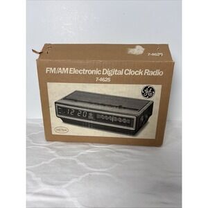 GE 7-4625 Digital Alarm Clock Radio AM/FM General Electric Wood Grain Spacesaver